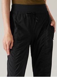 Has anyone seen or tried the new Attitude II Pant? : r/Athleta_gap