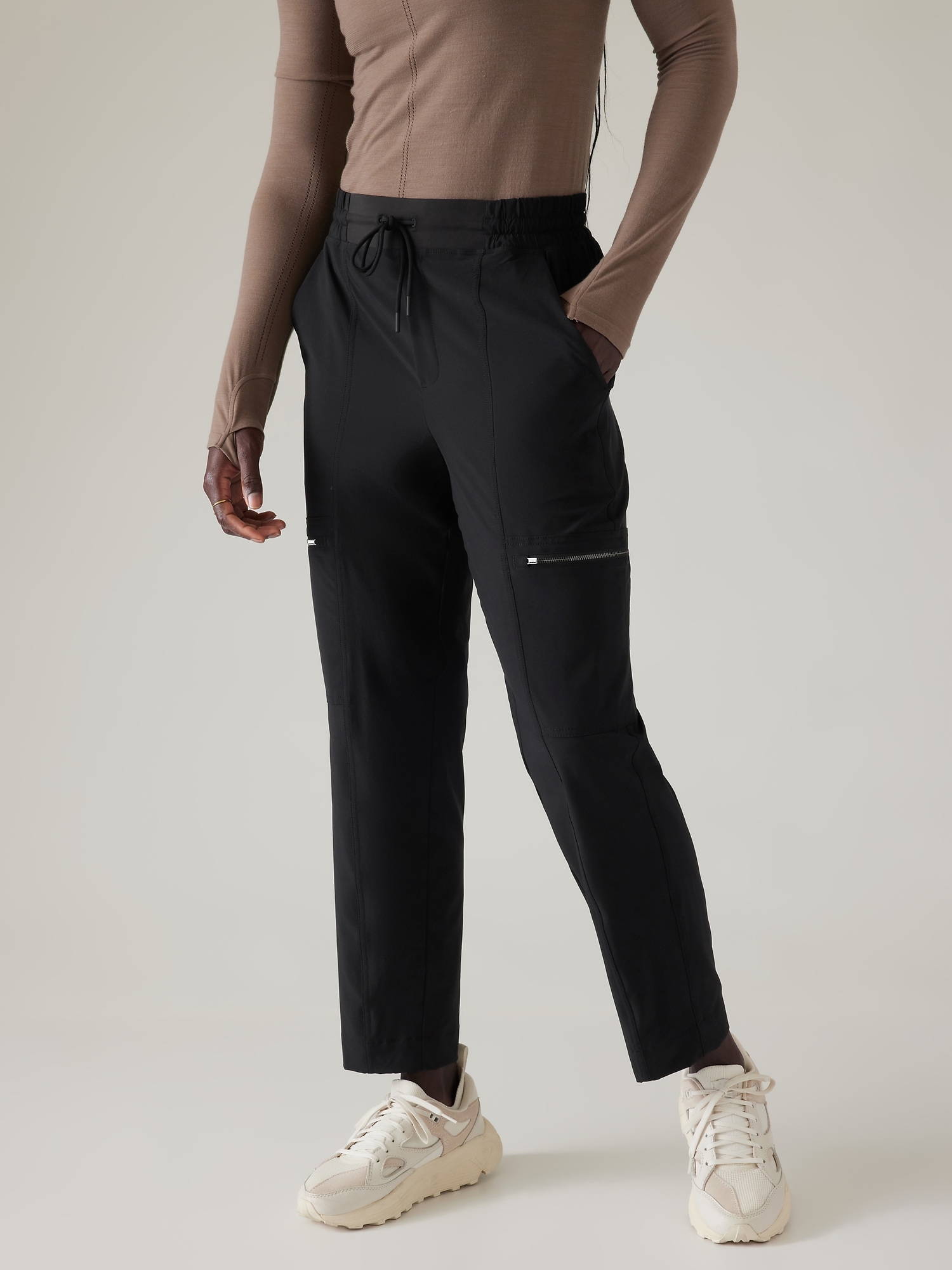 Athleta Active Cargo Pants Womens 8 Black Zipper Pocket Elastic Waste  Lightwiegh