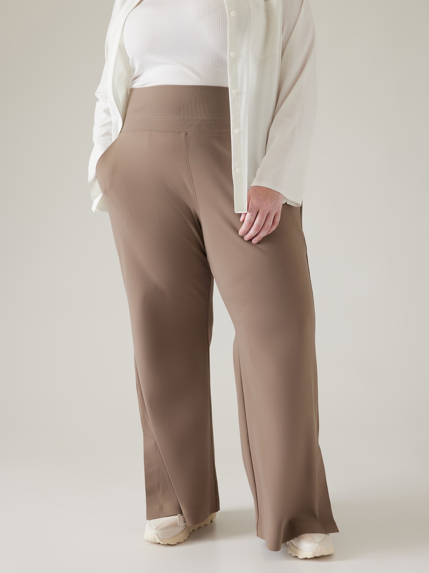 Athleta PLUS 1X Venice Flare Pant Mahogany Brown Pull-on Pants Stretch  Flared