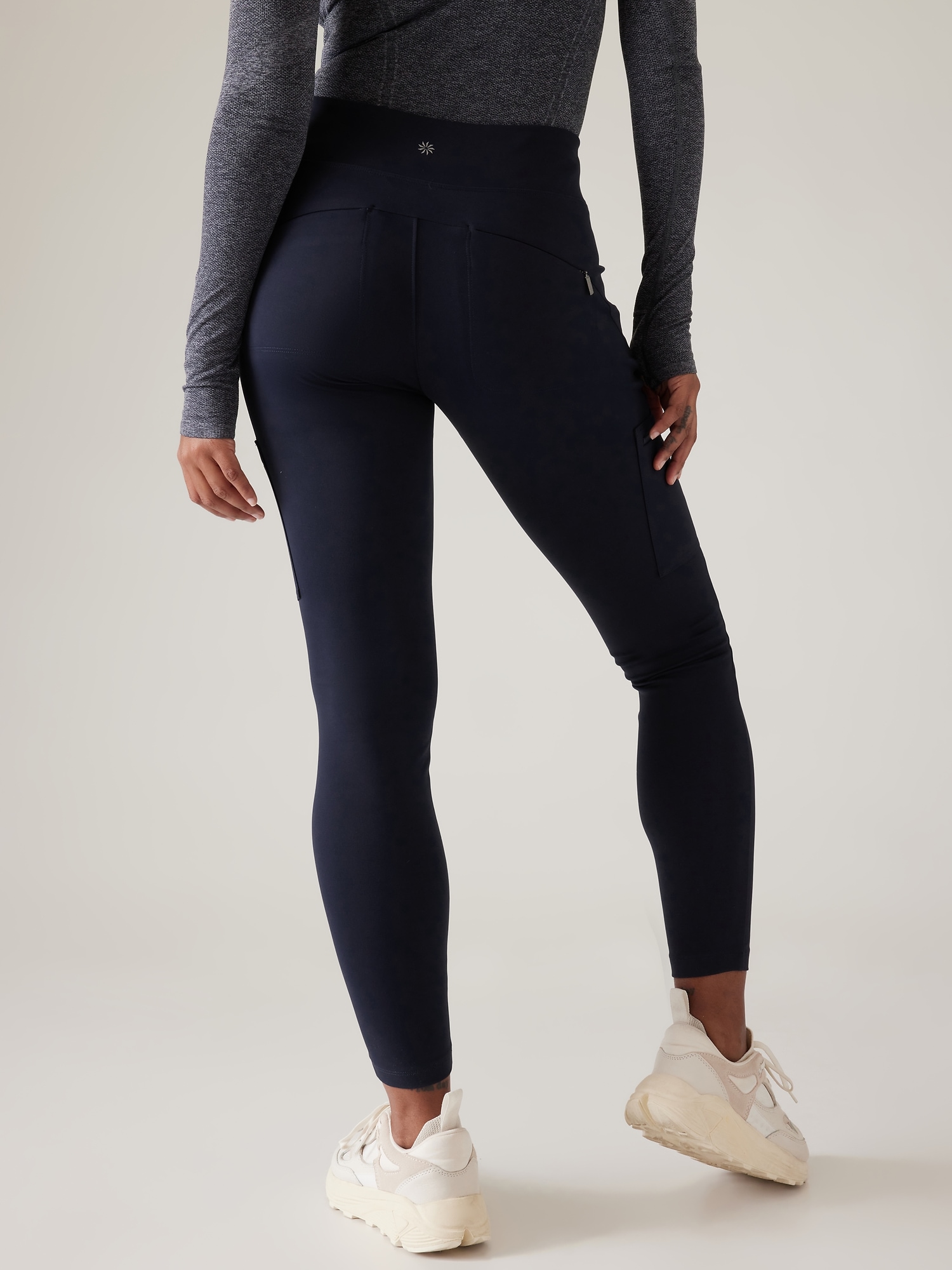 My fave no middle inseam leggings! Comment N03 for links