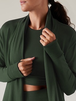 ✨ I love a good dupe! 🖤 🤩 The Athleta Pranayama Wrap is $89 & the dupe is  $28 with great reviews? So save or splurgewhich one?