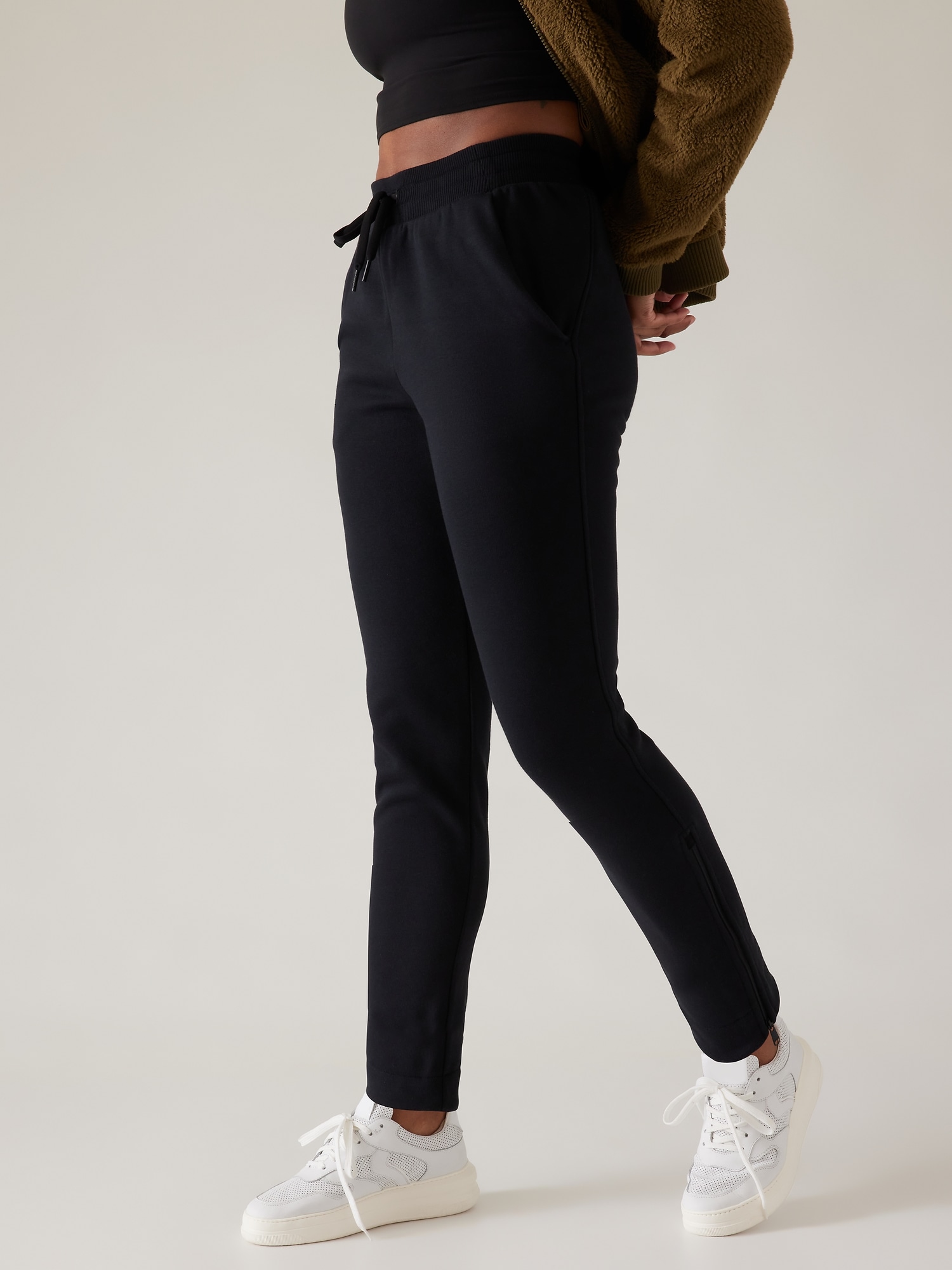 Can anyone ID these athleta pants?: RN#54023. Couldn't find this style  anywhere- it has a clear inside tag with purple athleta logo : r/poshmark