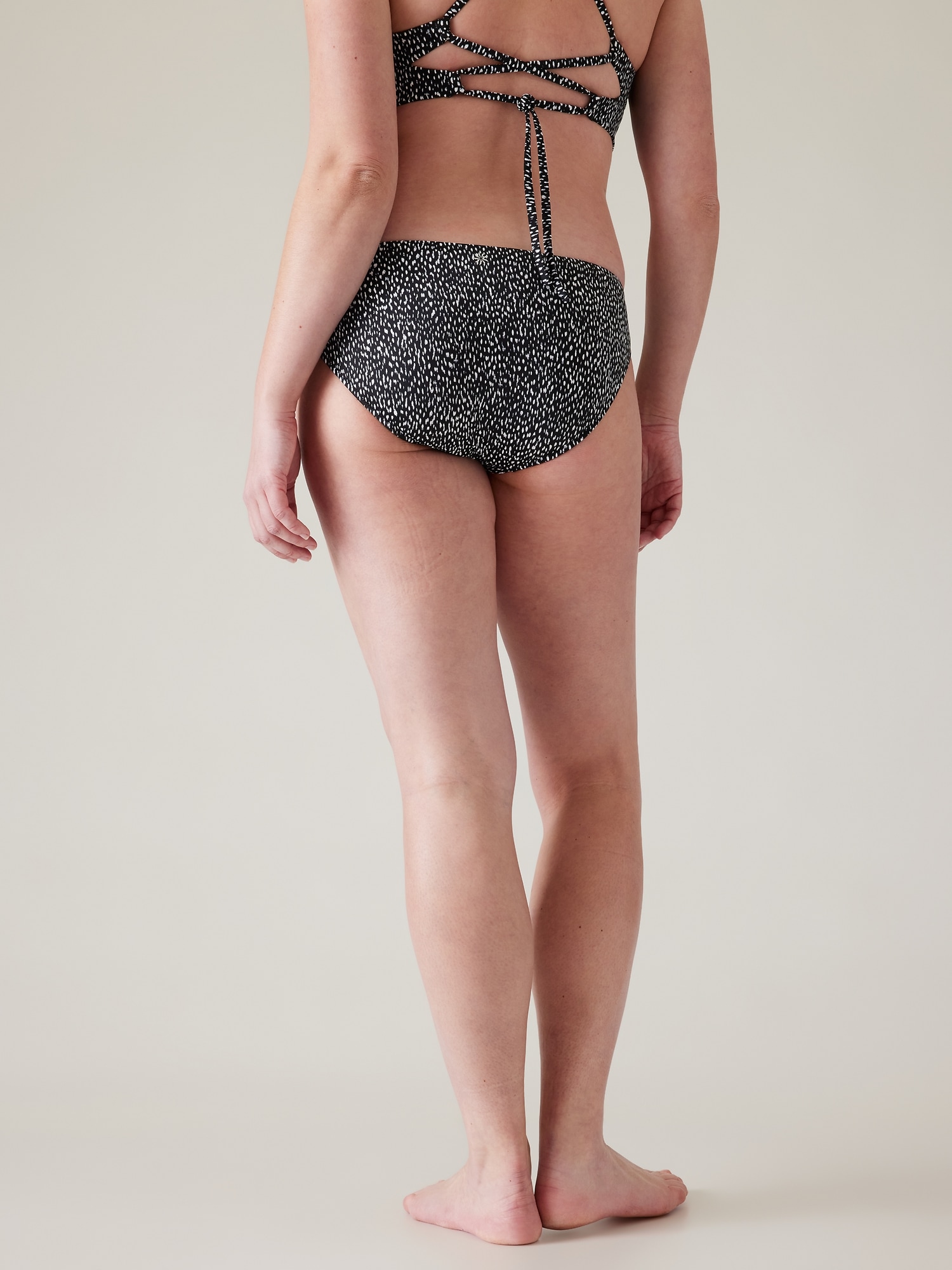 Swimsuit Bottoms - Bikini Styling / Elastic Stretch Fabric / Black