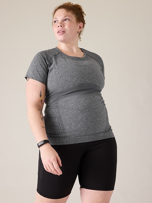Image number 7 showing, Momentum Seamless Tee