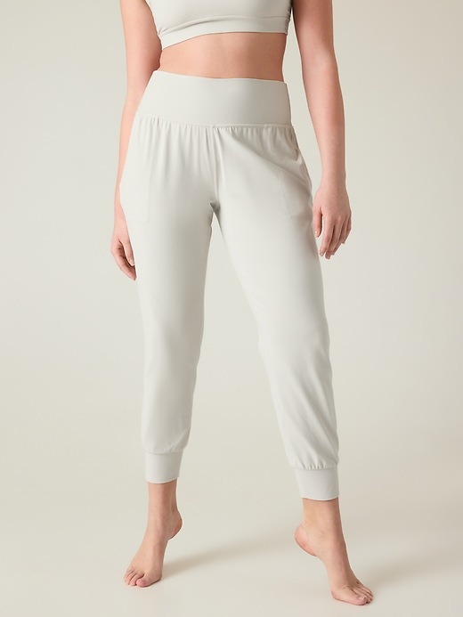 Salutation Jogger Athleta
