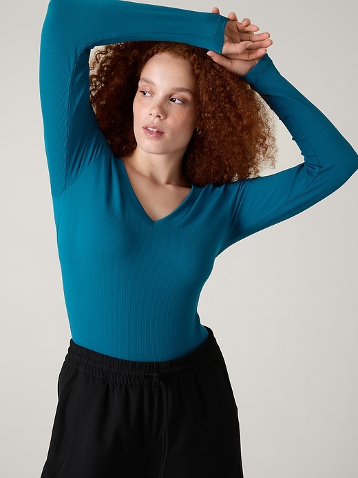 Image number 7 showing, Renew Seamless V-Neck Top