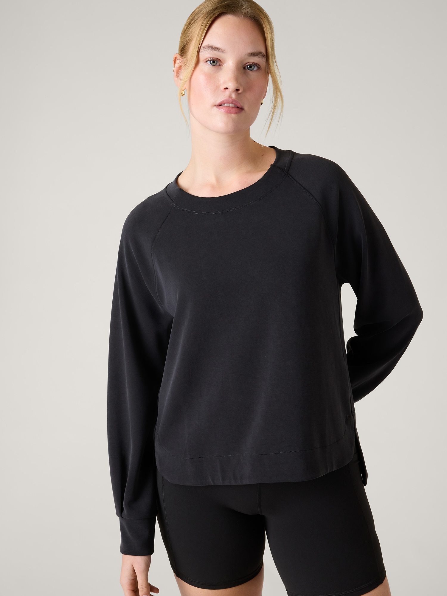 Athleta Crewneck Cozy Soft Long Sleeve Pullover Top with