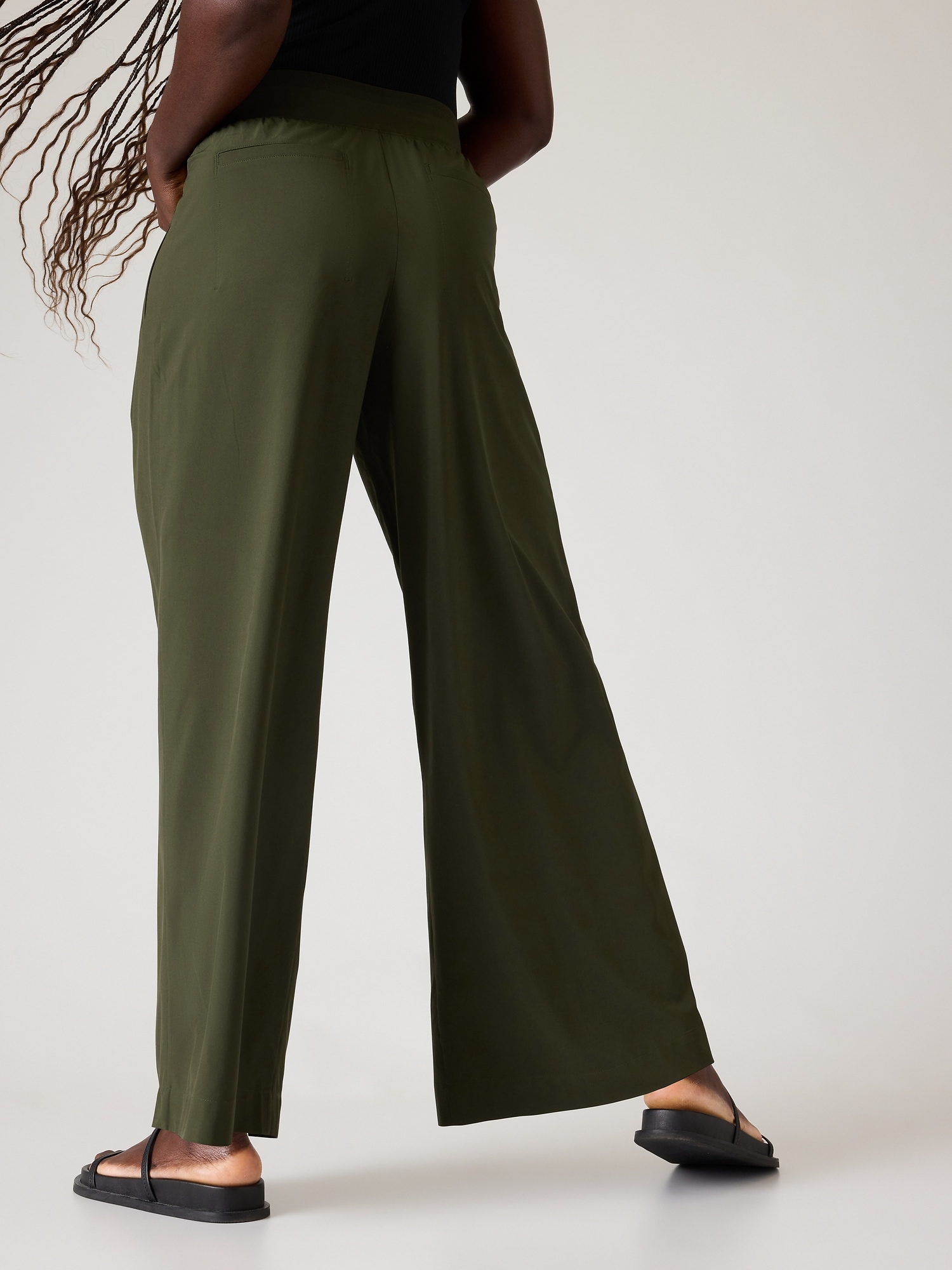 Athleta Olive Green Women's Pants With Zipper Pockets & Legs Size