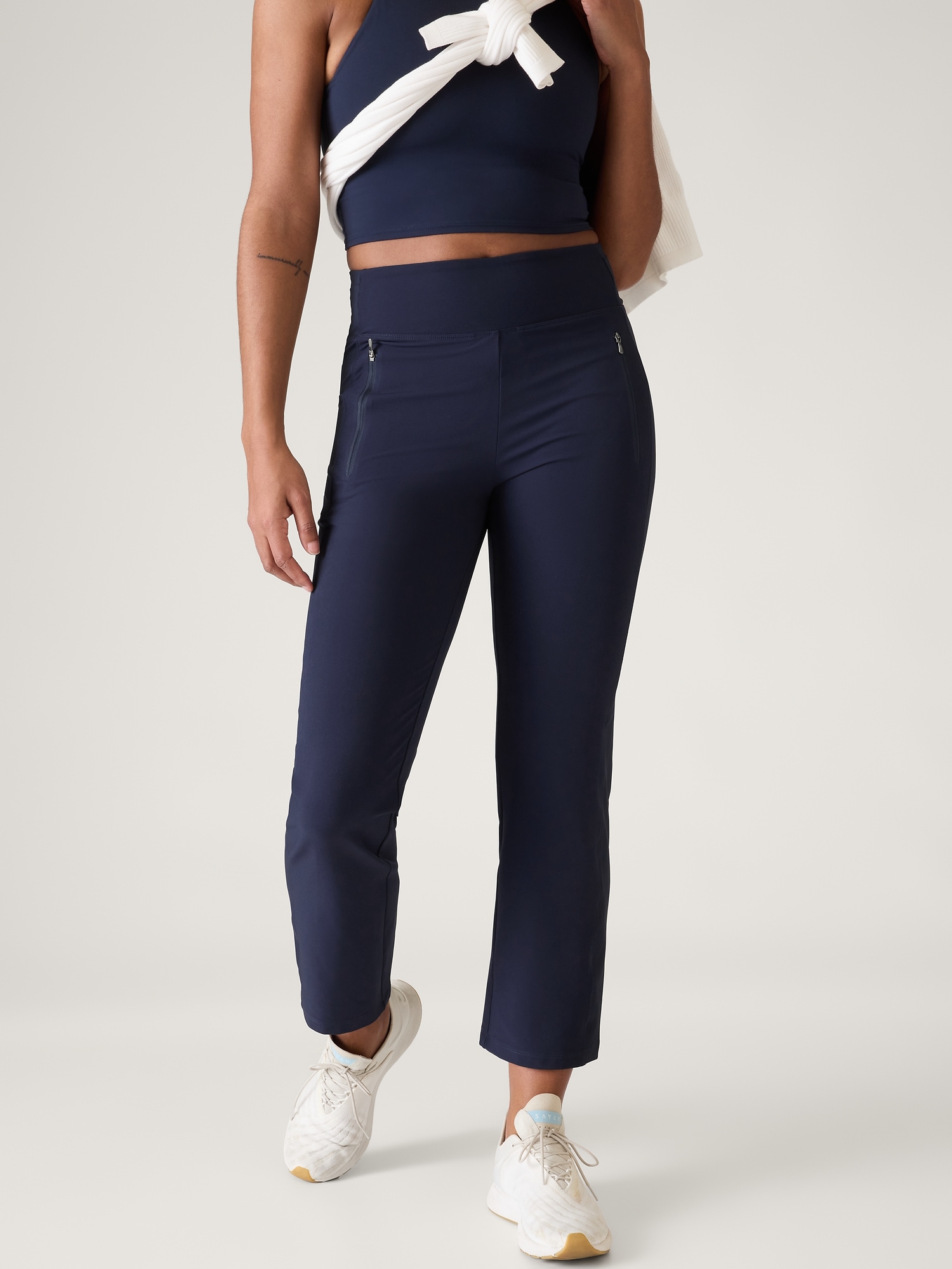 Lululemon Smooth Fit Pull-On High-Rise Cropped Pant. Utility Blue. Size 6.