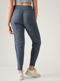 Dupe for the athleta studio jogger? They're a very thin, stretchy fabric! :  r/findfashion