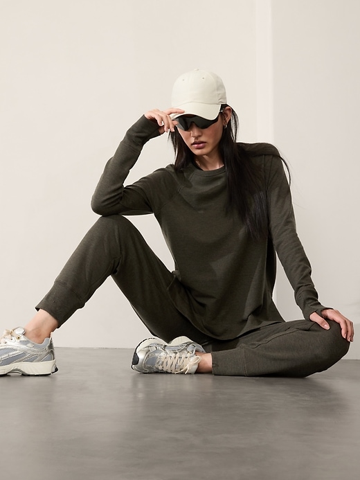 Image number 1 showing, Coaster Luxe Recover Sweatshirt