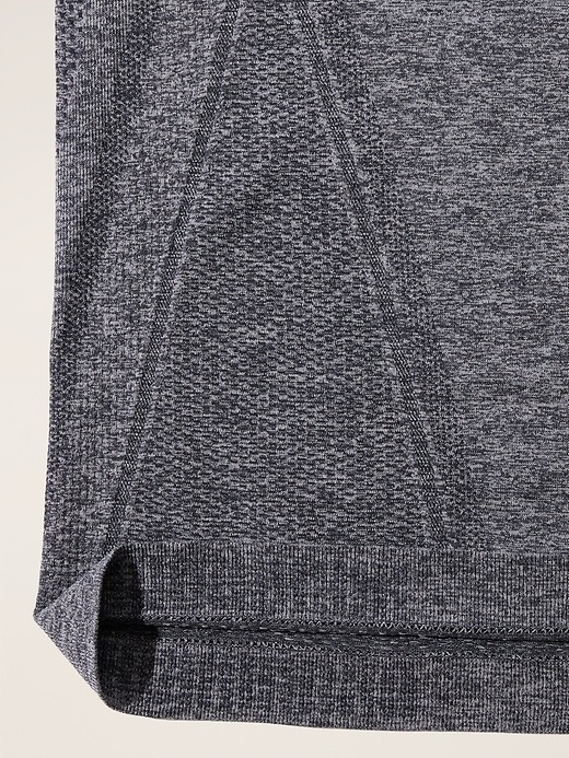 Momentum Seamless Tee