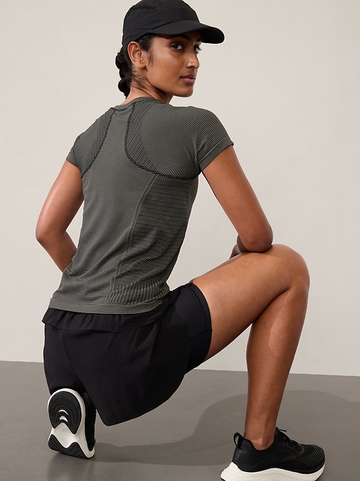 Image number 5 showing, Momentum Seamless Tee