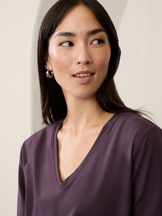 Image number 6 showing, Essential V-Neck Top