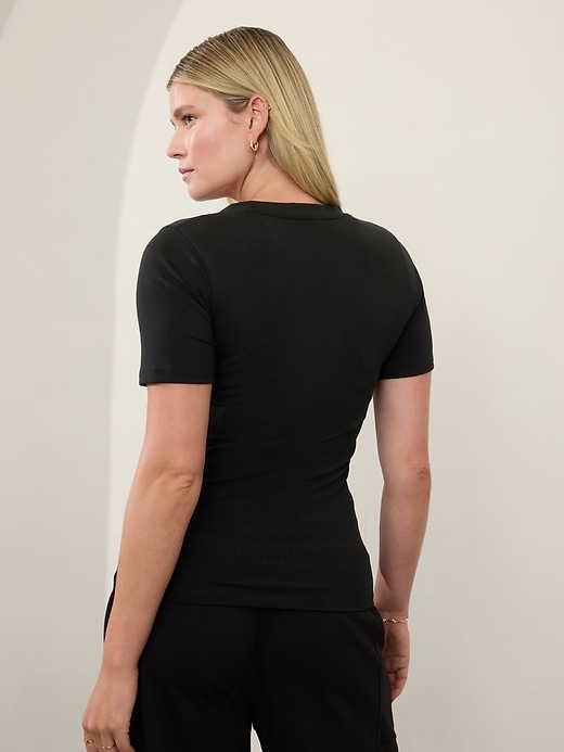 Image number 8 showing, Renew Seamless V-Neck Tee