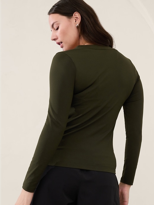 Renew Seamless V-Neck Top