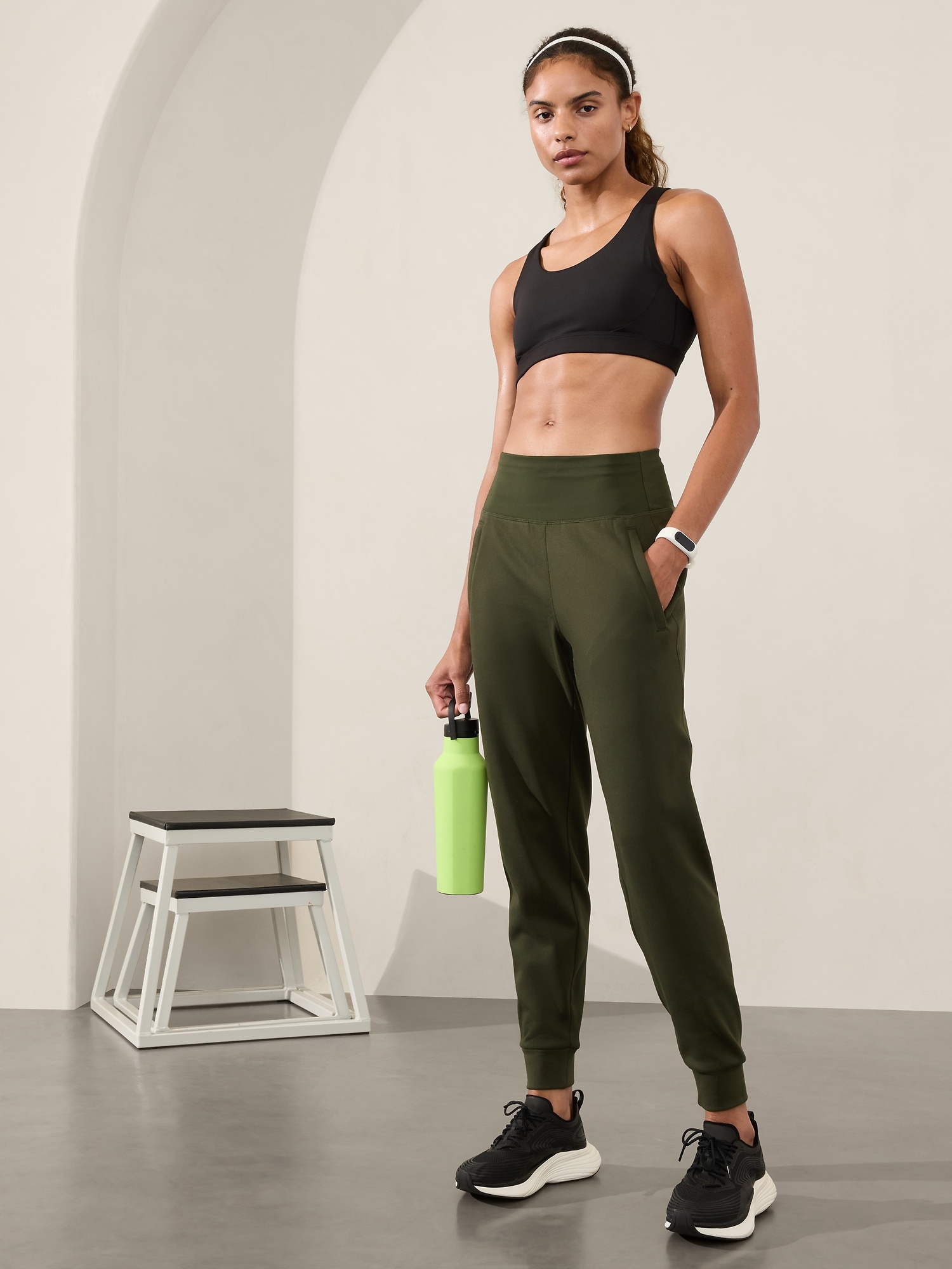 ATHLETA UNSTOPPABLE FLEECE LINED HIGH RISE JOGGER 