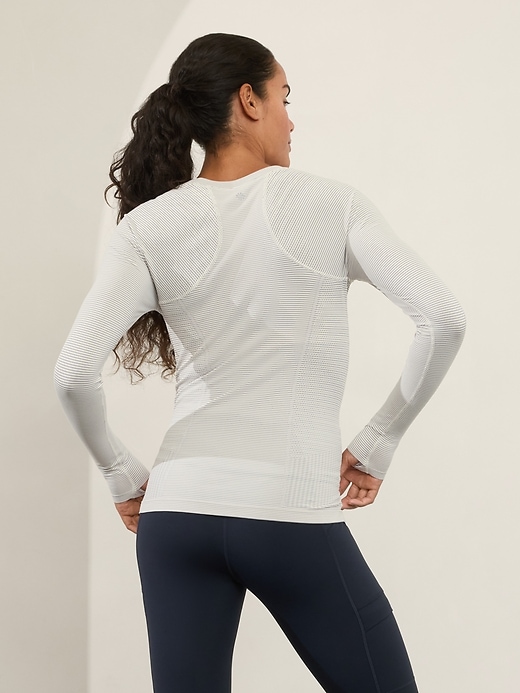 Image number 2 showing, Momentum Seamless Top