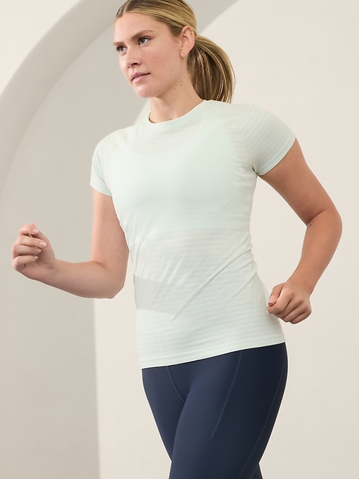 Image number 7 showing, Momentum Seamless Tee