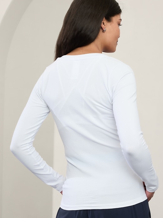 Image number 2 showing, Renew Seamless V-Neck Top