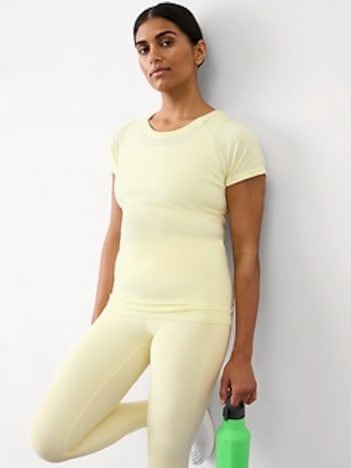 Momentum Seamless Tee