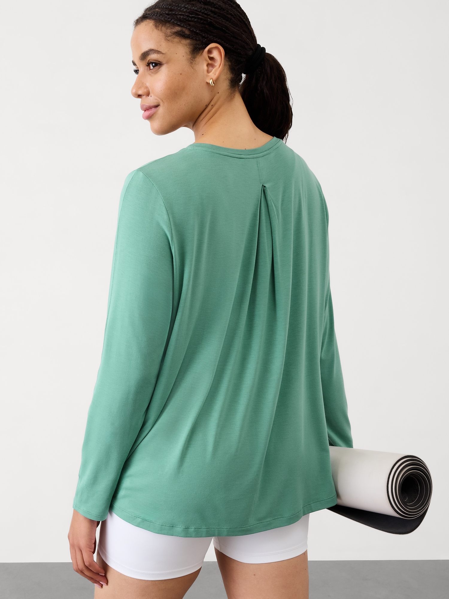 Athleta Long Sleeve Back Cutout Beyond Soft Nirvana Go deals To Dress Small Black