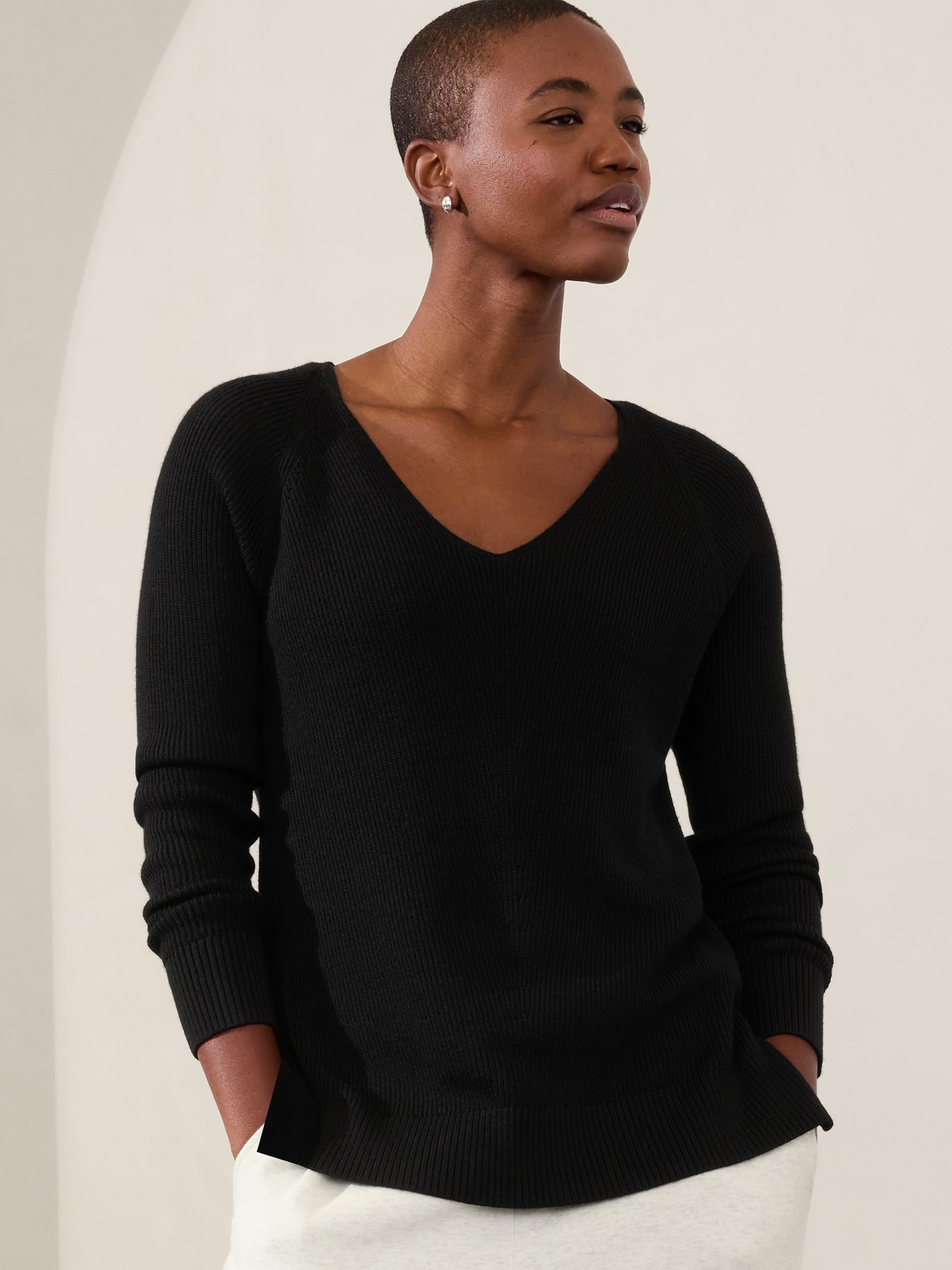 Hanover Refined V-Neck Sweater - Black