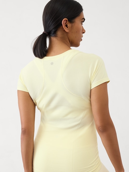 Image number 3 showing, Momentum Seamless Tee