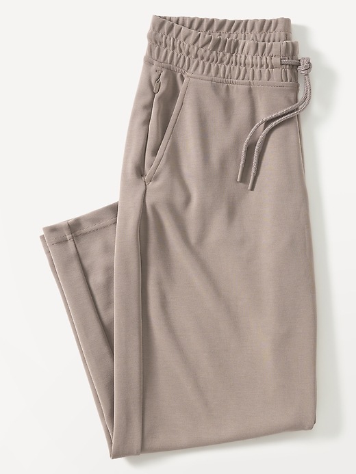 Seasoft Mid Rise Straight Crop