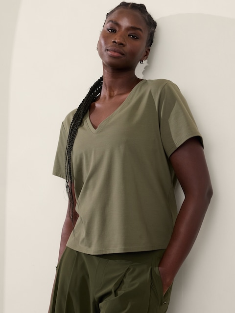 Essential V-Neck Tee - Green