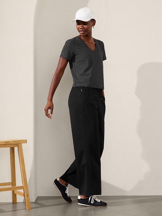 Image number 8 showing, Essential V-Neck Tee