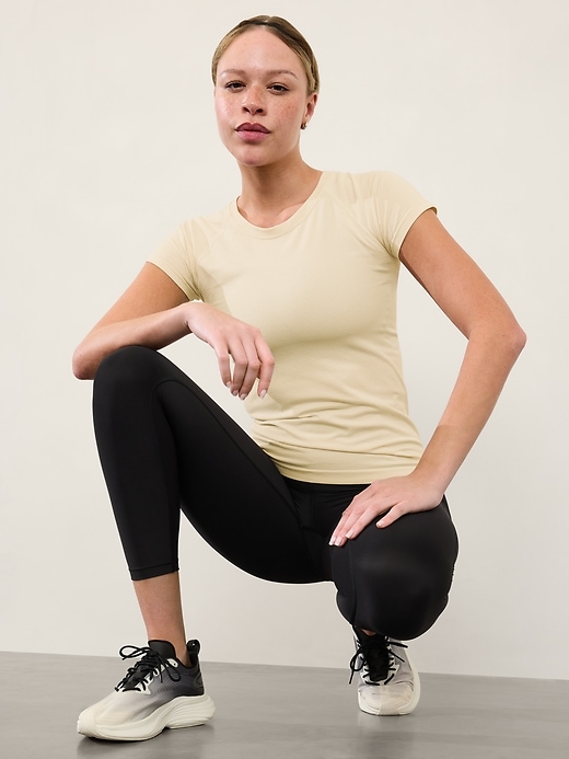 Image number 6 showing, Momentum Seamless Tee