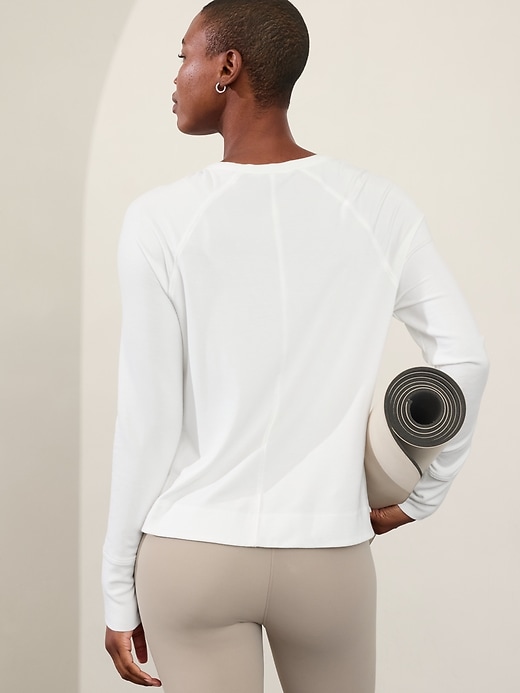 Image number 3 showing, Coaster Luxe Recover High Hip Sweatshirt