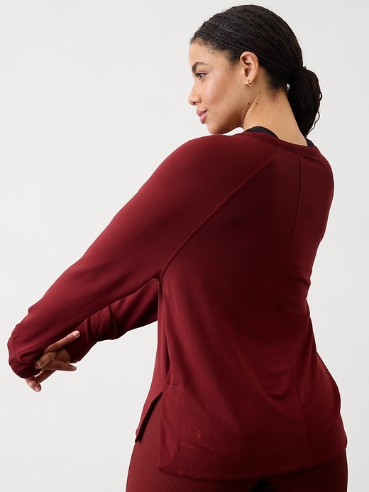 Image number 6 showing, Coaster Luxe Recover High Hip Sweatshirt