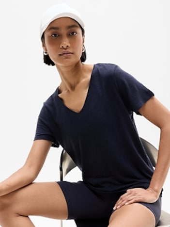 Getaway Linen Blend V-Neck Tee