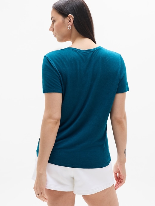 Image number 2 showing, Getaway Linen Blend V-Neck Tee