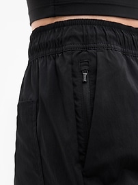 Midday Mid Rise Crop Pant
