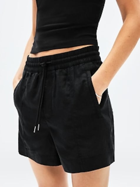 Retreat Linen Mid Rise Short