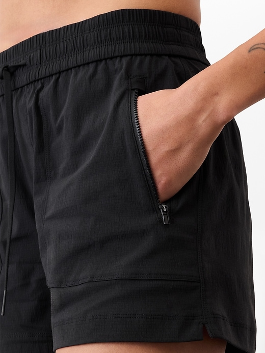 Image number 3 showing, Trekkie North Mid Rise Short