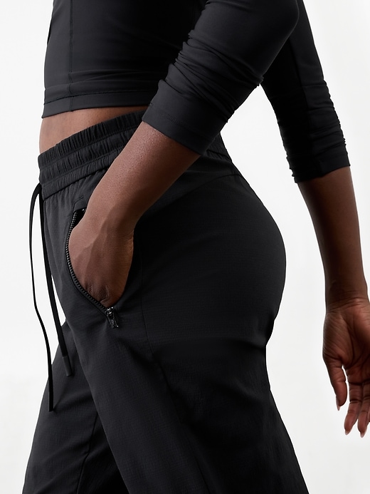 Image number 3 showing, Trekkie Relaxed Mid Rise Jogger