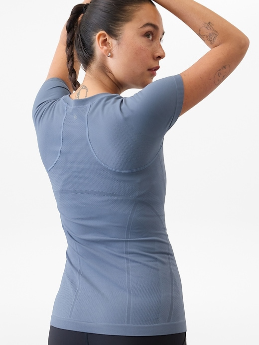 Image number 2 showing, Momentum Seamless Tee