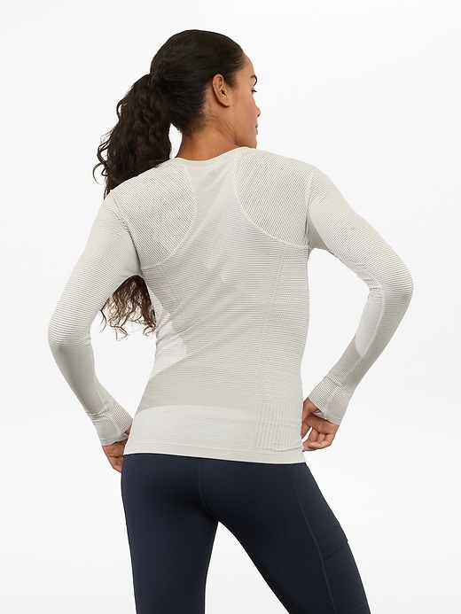 Image number 2 showing, Momentum Seamless Top