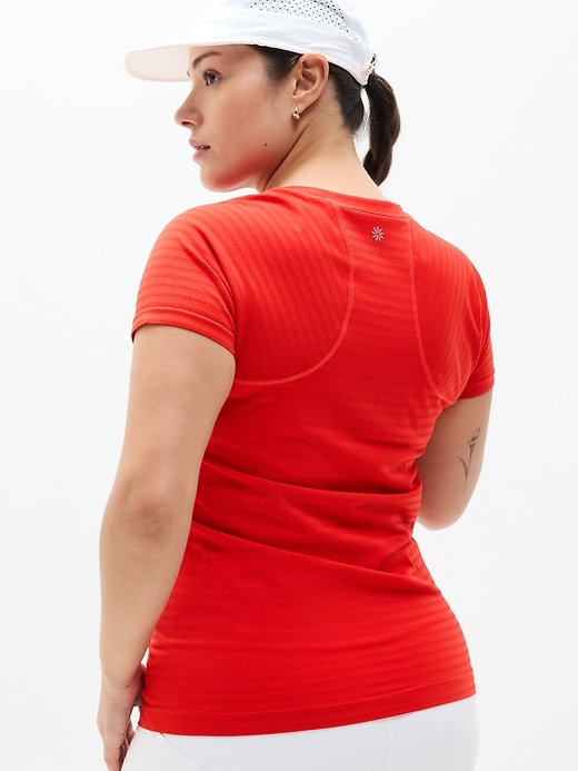 Image number 7 showing, Momentum Seamless Tee