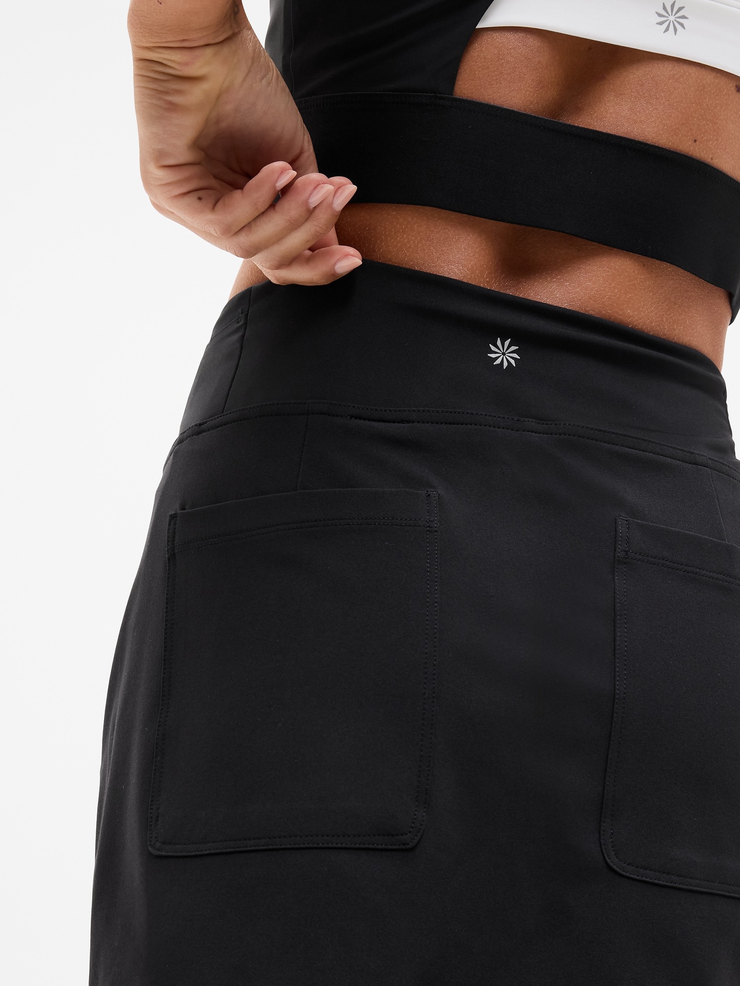 Женская юбка-шорты Athleta Tee Time High Rise 17" Skort, цвет: Чёрный — фото 5