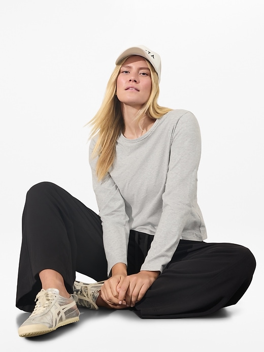 Image number 4 showing, Essential Top