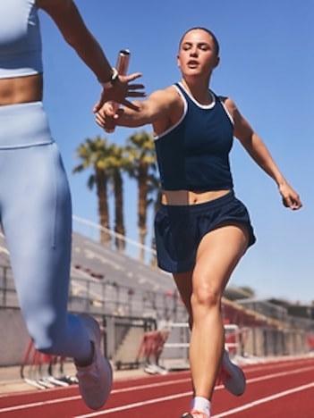 Momentum Seamless High Neck Crop Tank