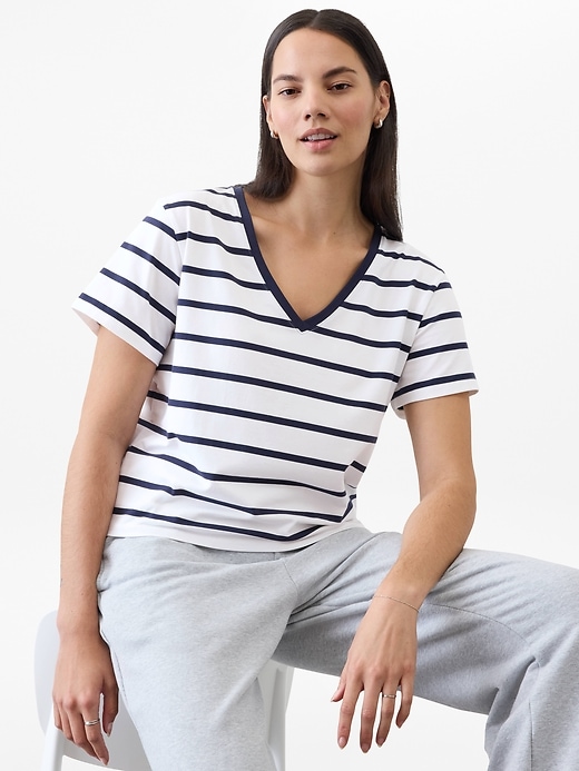 Image number 5 showing, Essential V-Neck Tee