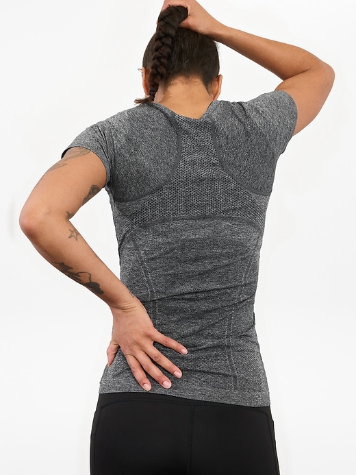 Image number 4 showing, Momentum Seamless Heather Tee