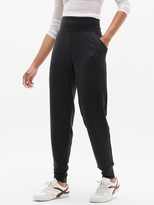 Coaster Luxe Jogger