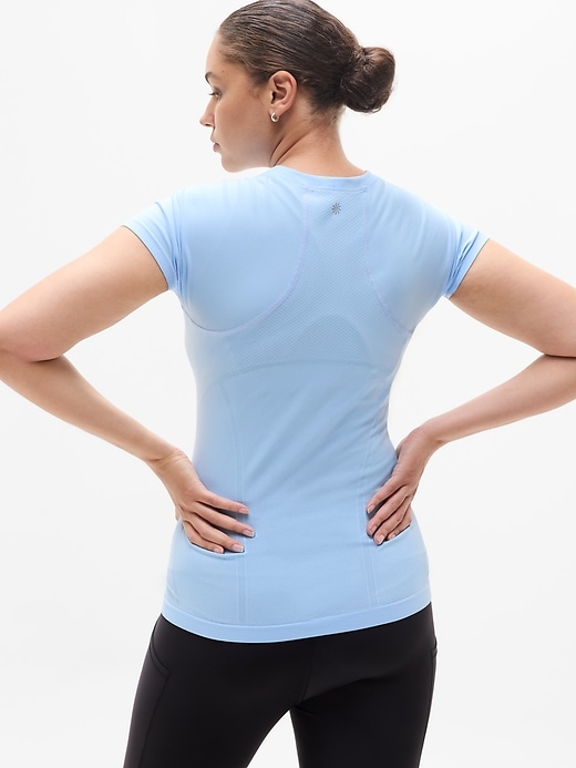 Image number 6 showing, Momentum Seamless Tee